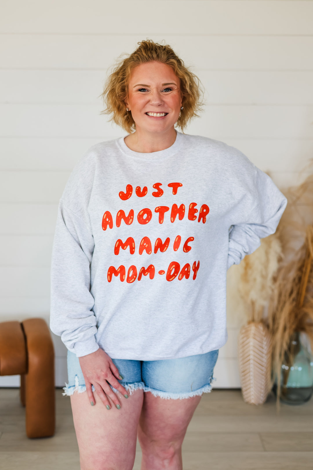Manic MOM-Day Crewneck