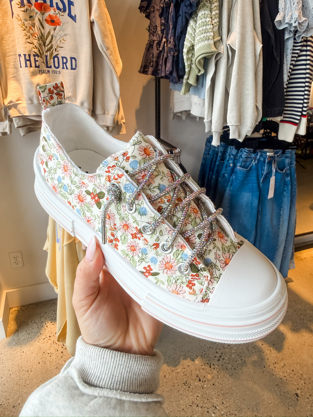 Very G: Aman Floral Sneaker