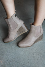 Load image into Gallery viewer, Blowfish: Praline Boot
