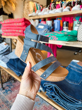 Load image into Gallery viewer, Very G: Hariett Wedge Sandal

