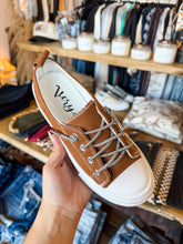 Load image into Gallery viewer, Very G: Aman Corduroy Sneaker
