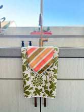 Load image into Gallery viewer, Pat &amp; Trixy Double Sided-Hand Towel Washcloth Set
